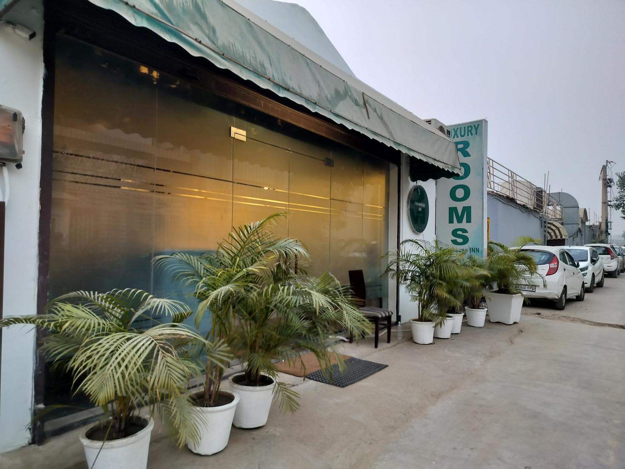 Guest house 21 Milestone Nh8 By Near Igi Airport Delhi
