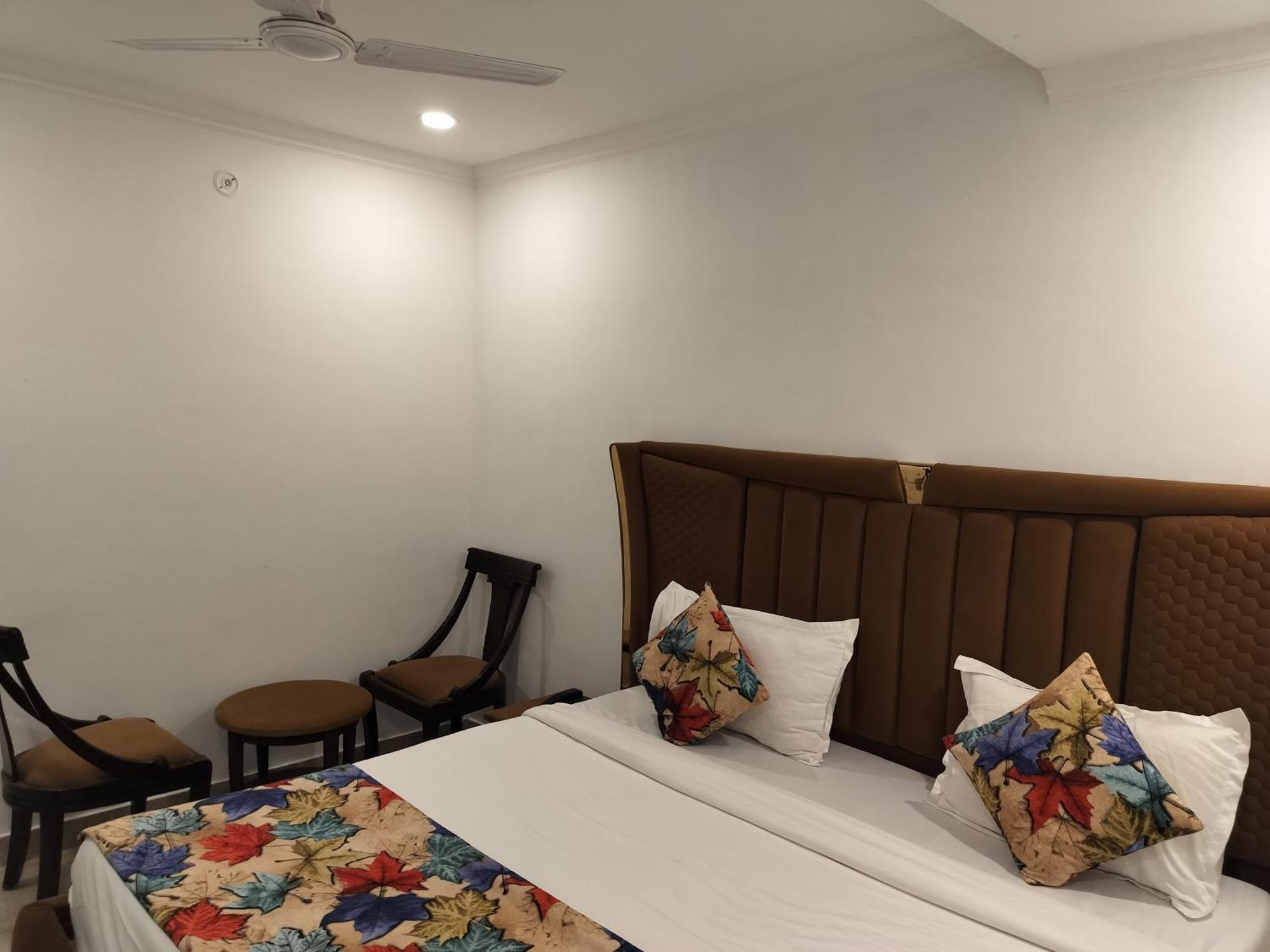 Guest house 21 Milestone Nh8 By Near Igi Airport Delhi New Delhi
