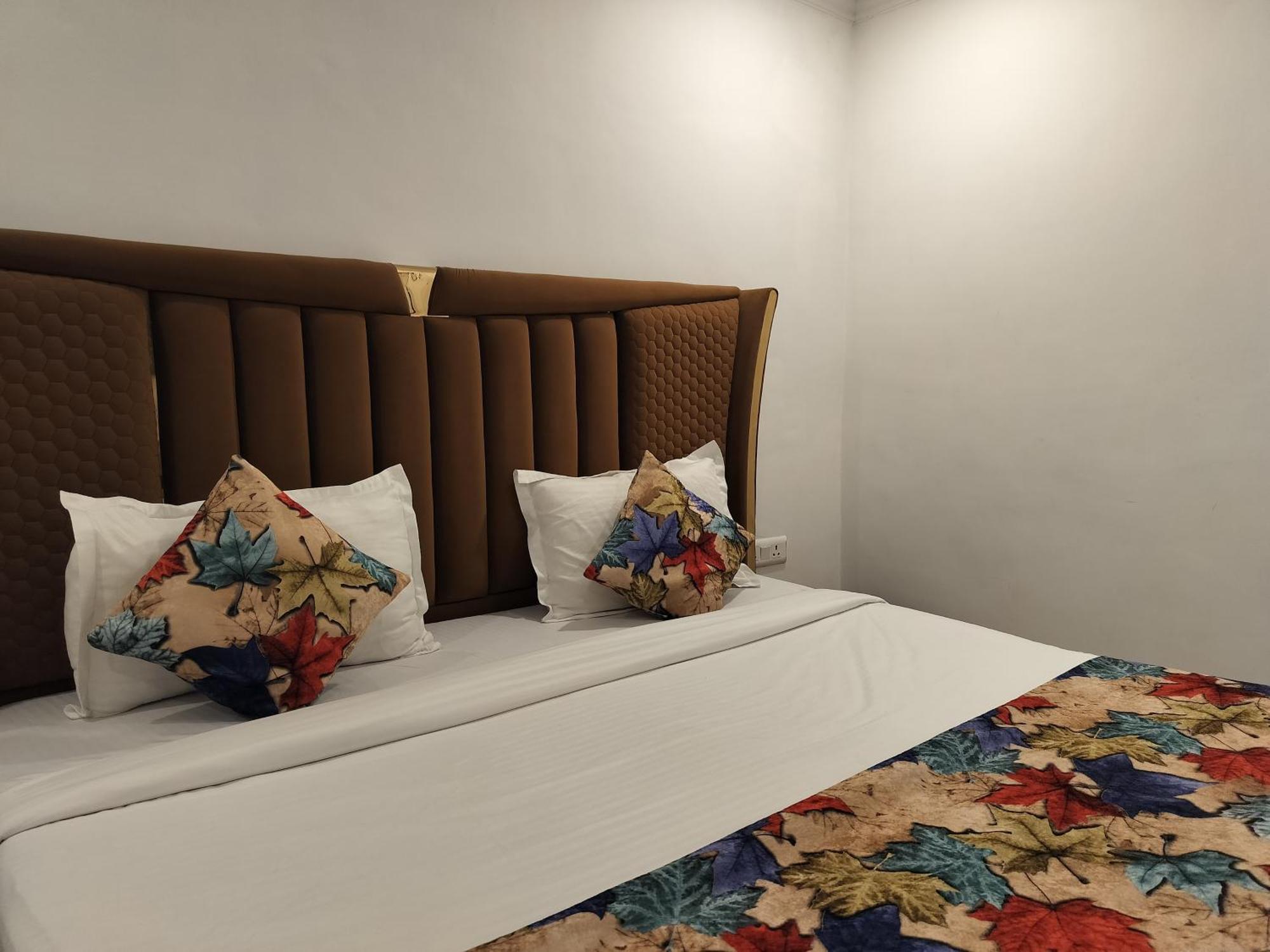 Guest house 21 Milestone Nh8 By Near Igi Airport Delhi New Delhi