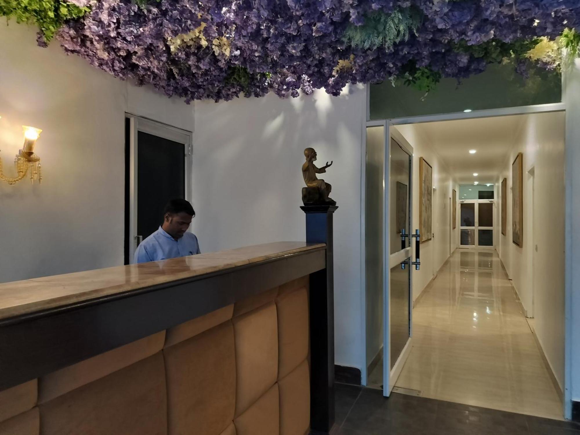 Guest house 21 Milestone Nh8 By Near Igi Airport Delhi