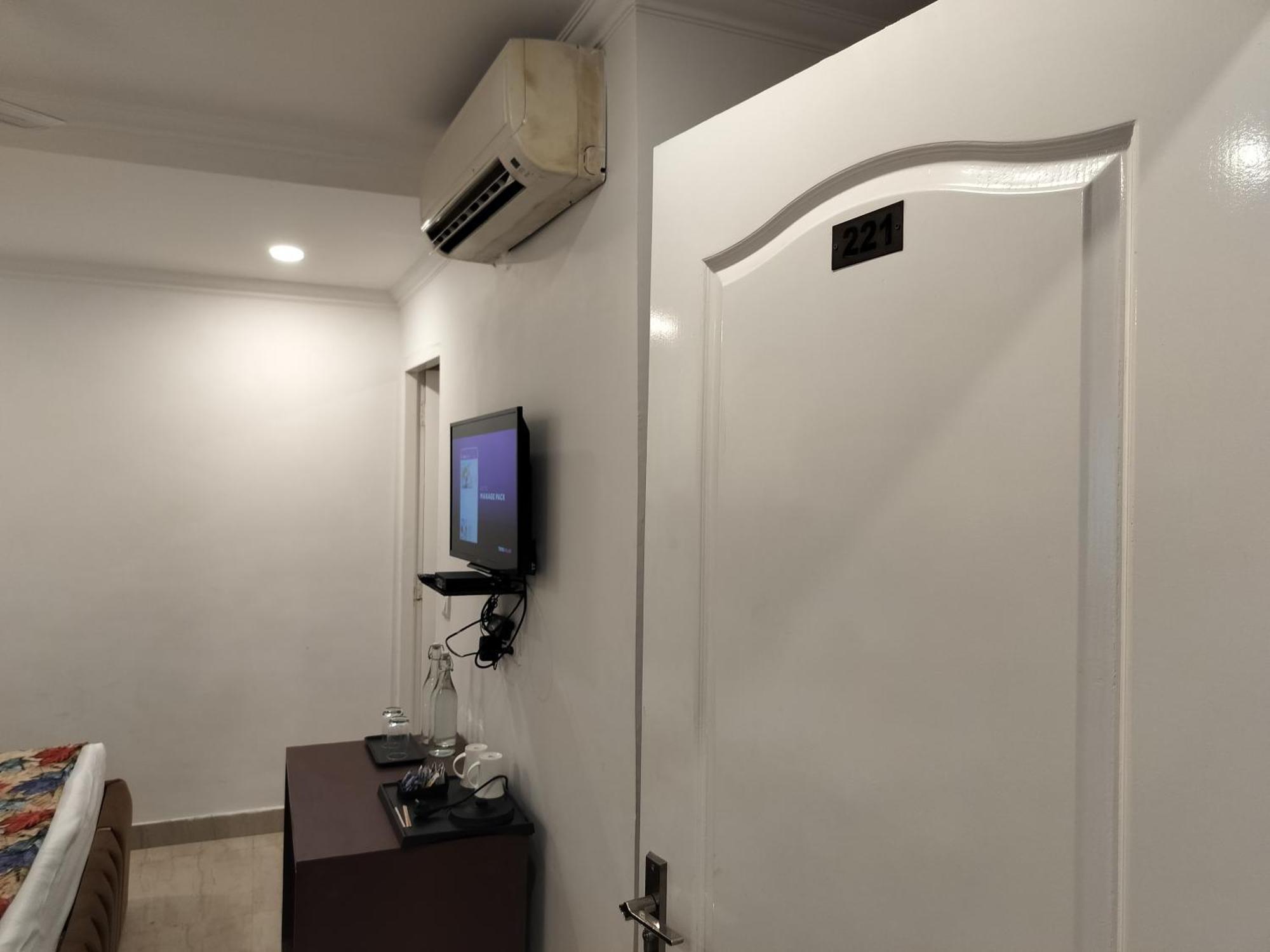 Guest house 21 Milestone Nh8 By Near Igi Airport Delhi New Delhi