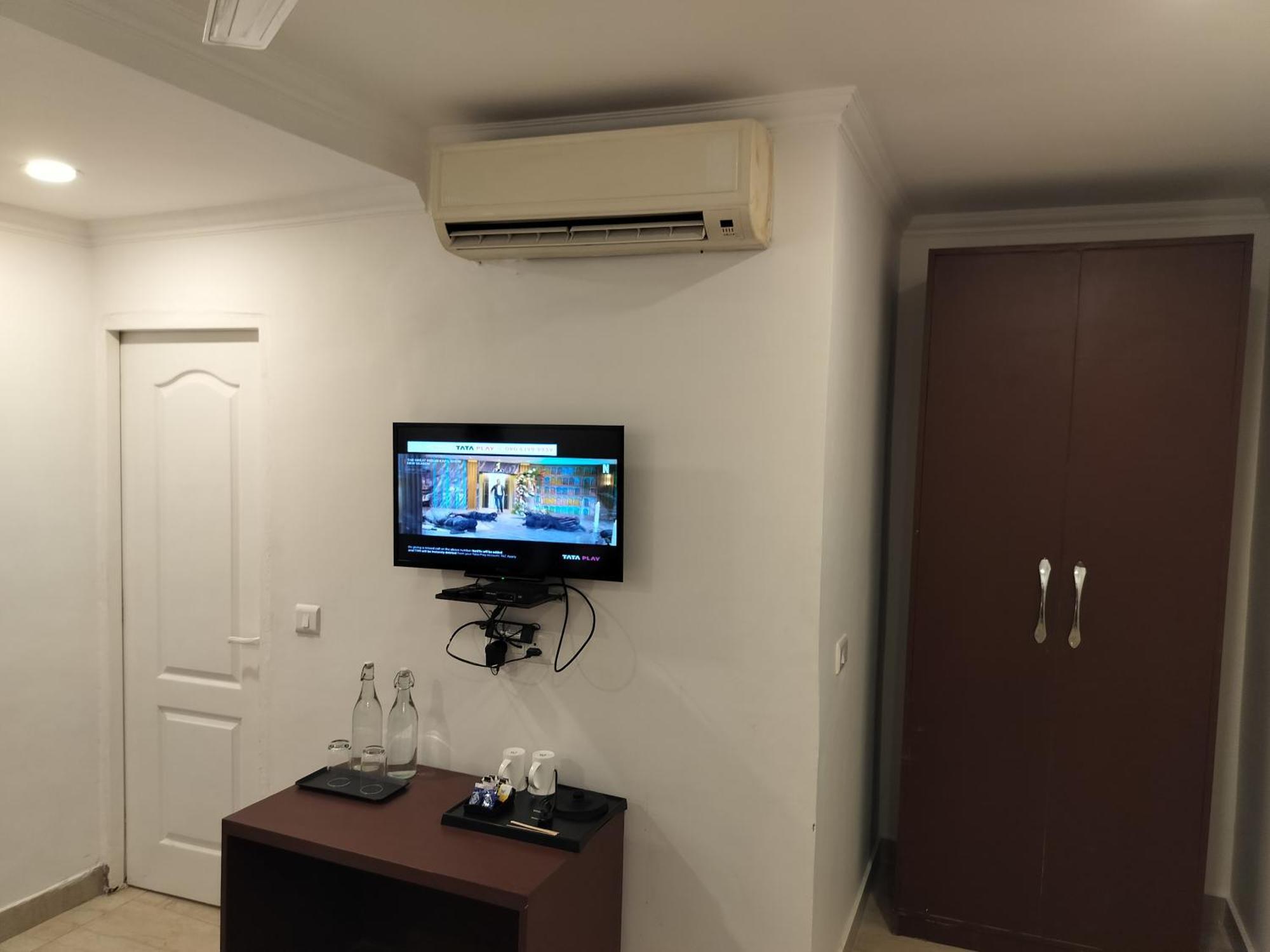 Guest house 21 Milestone Nh8 By Near Igi Airport Delhi New Delhi