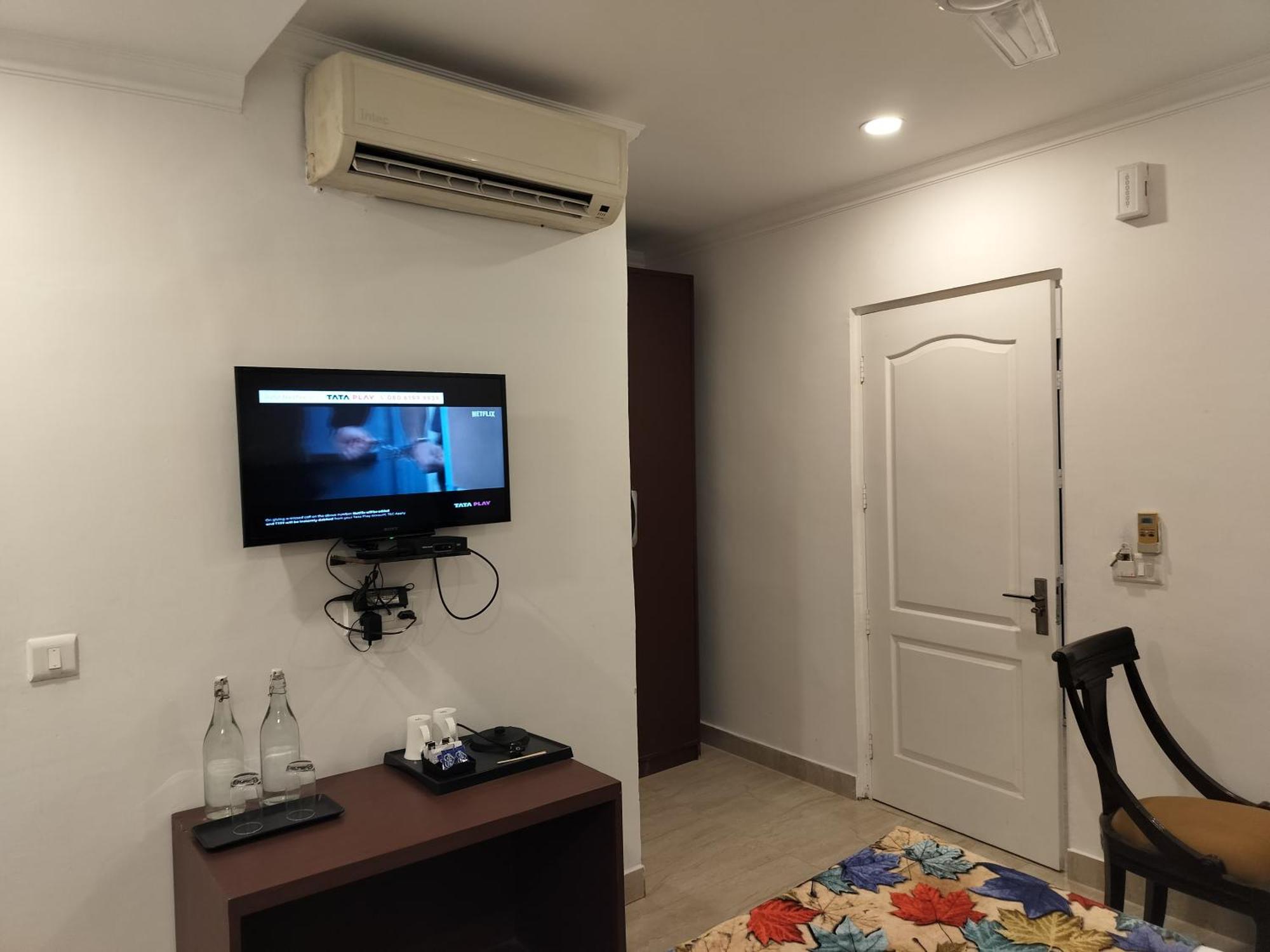 21 Milestone Nh8 By Near Igi Airport Delhi Guest house